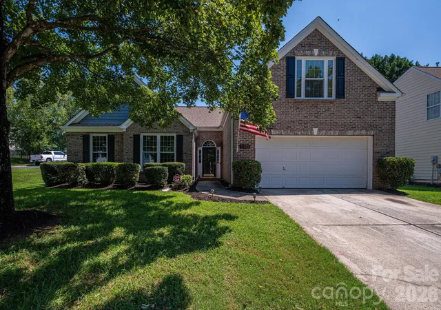 1st image of 11132 Chastain Parc Dr, Charlotte, NC 28216 | MLS# 4410267