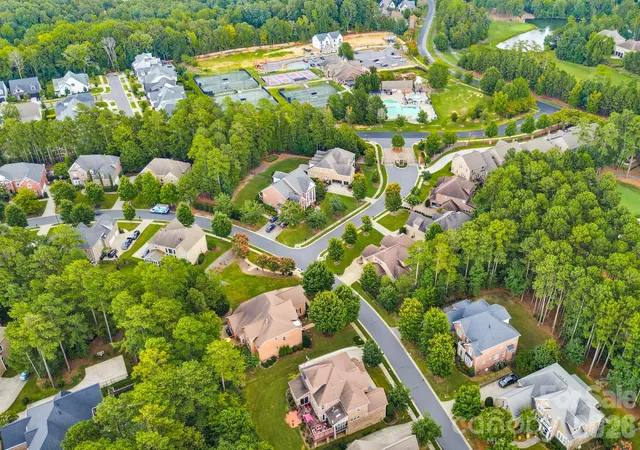 45th image of 16506 Doves Canyon Ln, Charlotte, NC 28278 | MLS# 4410275