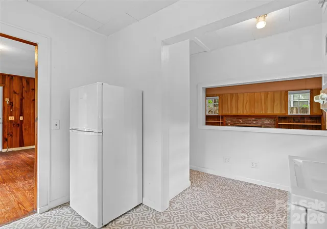 2nd image of 111-113 Stewart St, Hendersonville, NC 28792