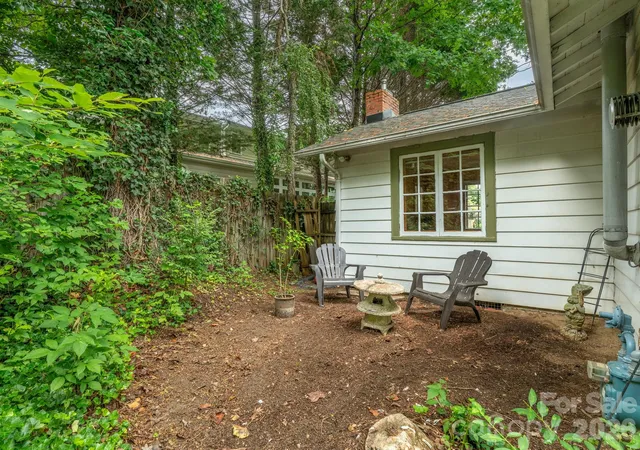 48th image of 111 113 Stewart St, Hendersonville, NC 28792 | MLS# 4410285