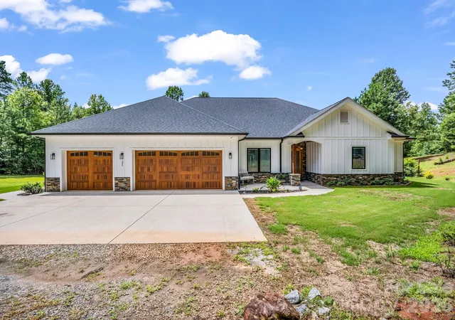 1st image of 21 Rock Ridge Rd, Mill Spring, NC 28756 | MLS# 4410302
