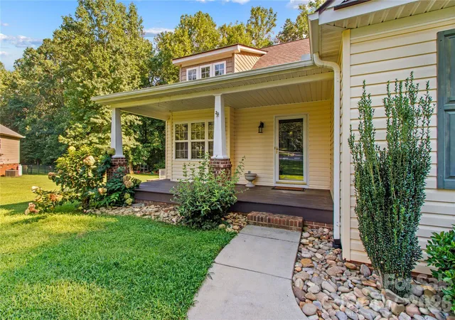 4th image of 215 Meadow Lake Dr, Salisbury, NC 28146 | MLS# 4410309