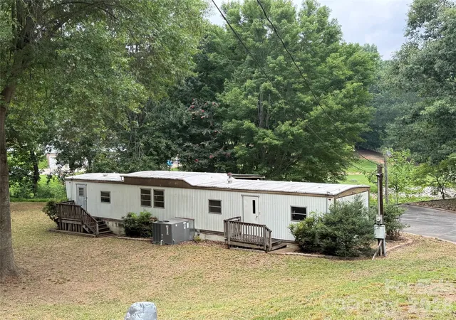 2nd image of 3154 Lake Wylie Dr, Rock Hill, SC 29732 | MLS# 4410311