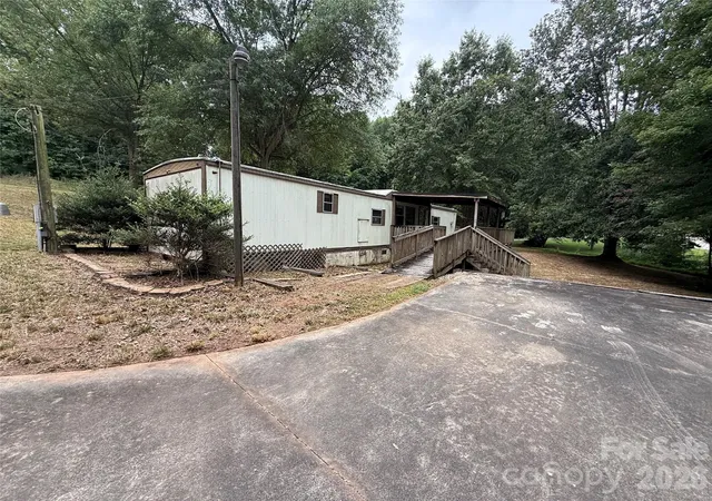 Photo 3 of Sale Pending at 3154 Lake Wylie Dr, Rock Hill, SC 29732 | MLS# 4410311 | Listing updated on 2026-09-24
