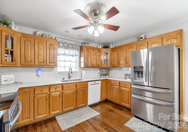 Photo 5 of Single family home for sale at 5507 Land Harbour Dr, Granite Falls, NC 28630 | MLS# 4410316 | Listing updated on 2026-08-02