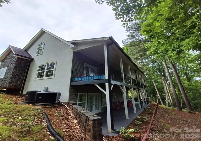 Photo 4 of Single family home for sale at 3645 Lake Blf Dr, Sherrills Ford, NC 28673 | MLS# 4410321 | Listing updated on 2026-08-02