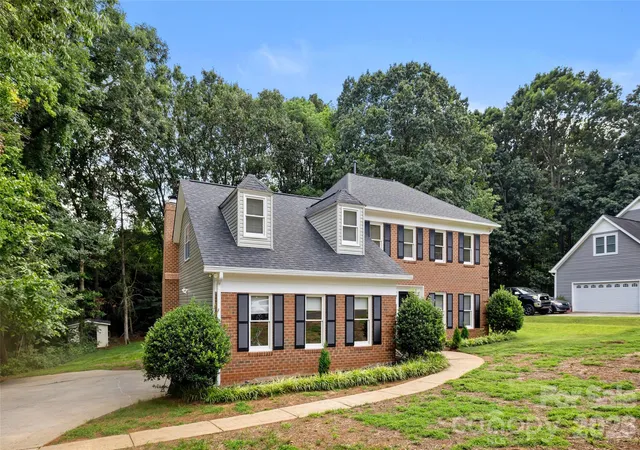 2nd image of 13110 Graymist Dr, Charlotte, NC 28215 | MLS# 4410322