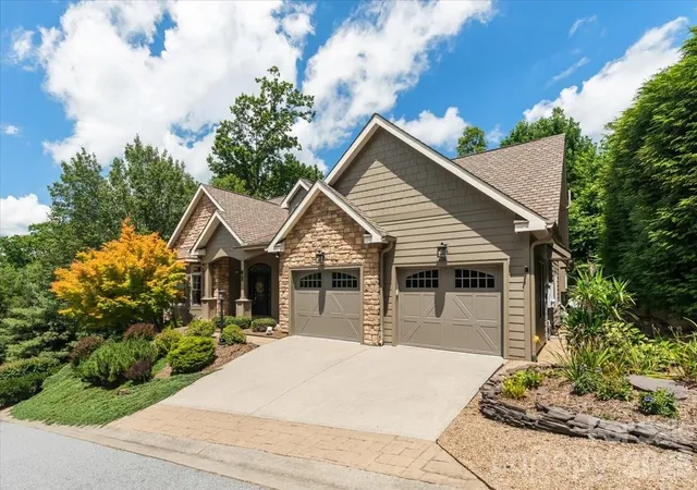 3rd image of 82 Wood Owl Ct, Hendersonville, NC 28791 | MLS# 4410333