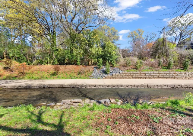 12th image of 1624 Lombardy Cir, Charlotte, NC 28203 | MLS# 4410340