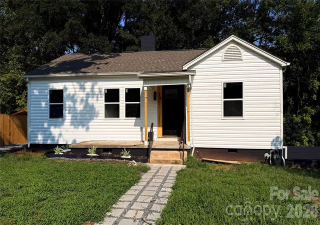 1st image of 521 Gold St, Shelby, NC 28150 | MLS# 4410353
