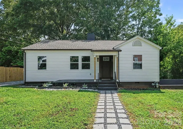 3rd image of 521 Gold St, Shelby, NC 28150 | MLS# 4410353