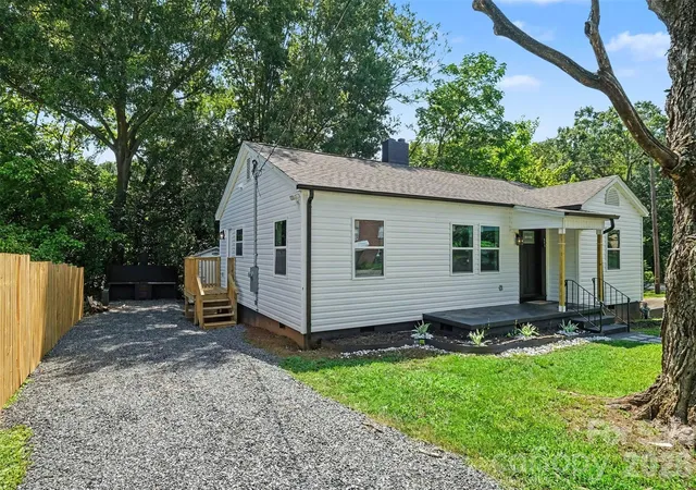 4th image of 521 Gold St, Shelby, NC 28150 | MLS# 4410353