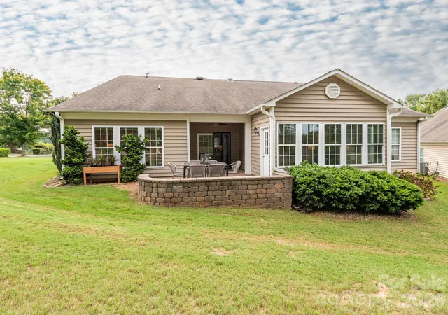 3rd image of 49108 Gladiolus St, Fort Mill, SC 29707 | MLS# 4410355