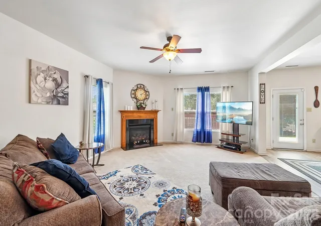 5th image of 226 Elaine Ct, Clover, SC 29710 | MLS# 4410383