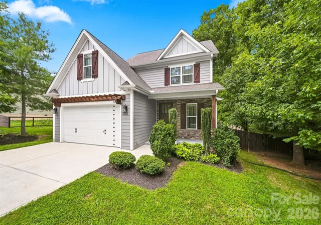 Photo 1 of Single family home for sale at 5810 Dwayne Starnes Dr, Hickory, NC 28602 | MLS# 4410401 | Listing updated on 2026-10-23
