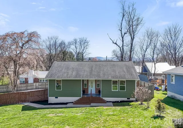 5th image of 1844 Willow Rd, Hendersonville, NC 28739 | MLS# 4410412