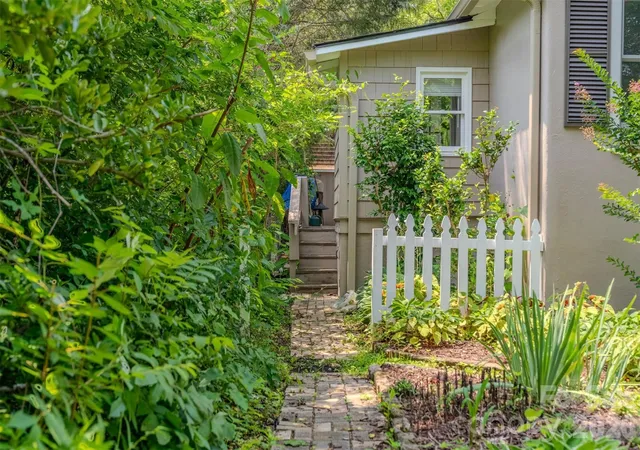 4th image of 261 Forest Hill Dr, Asheville, NC 28803 | MLS# 4410429