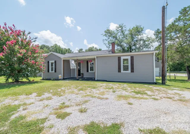Photo 3 of Single family home for sale at 4228 Flat Crk Rd, Heath Springs, SC 29058 | MLS# 4410434 | Listing updated on 2026-09-04
