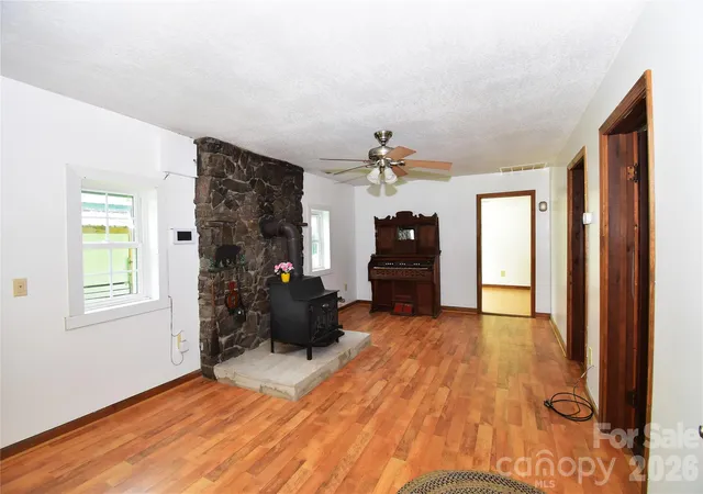 Photo 2 of Single family home for sale at 2124 Pisgah Hwy, Candler, NC 28715 | MLS# 4410436 | Listing updated on 2026-08-18