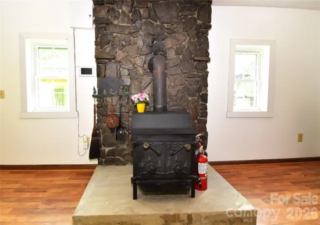 Photo 3 of Single family home for sale at 2124 Pisgah Hwy, Candler, NC 28715 | MLS# 4410436 | Listing updated on 2026-08-18