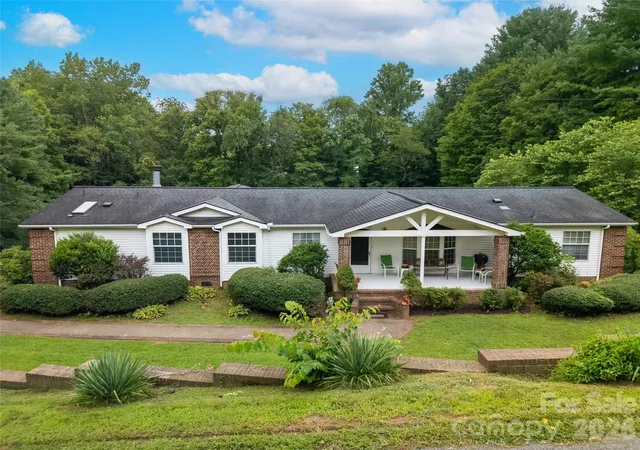 Photo 1 of Single family home for sale at 15 Windy Cyn Rd, Candler, NC 28715 | MLS# 4410438 | Listing updated on 2026-08-23