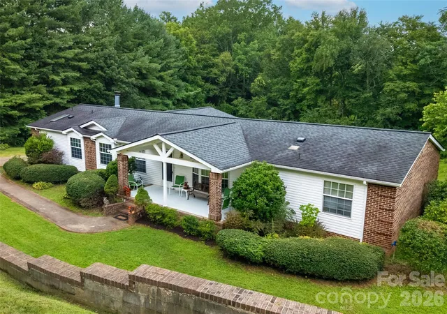 Photo 2 of Single family home for sale at 15 Windy Cyn Rd, Candler, NC 28715 | MLS# 4410438 | Listing updated on 2026-08-23