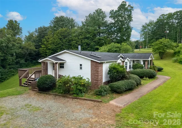 Photo 3 of Single family home for sale at 15 Windy Cyn Rd, Candler, NC 28715 | MLS# 4410438 | Listing updated on 2026-08-23