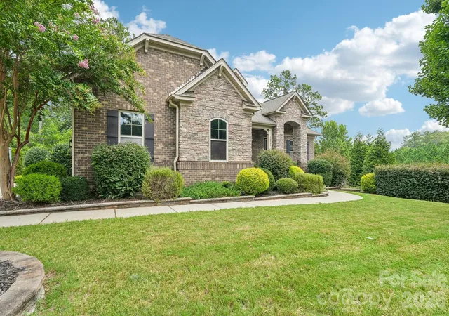 2nd image of 16521 Governors Club Ct, Charlotte, NC 28278 | MLS# 4410451