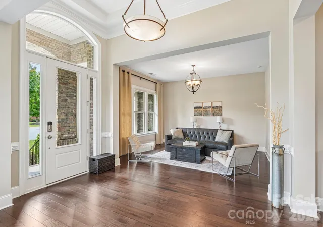 Photo 4 of Single family home for sale at 16521 Governors Clb Ct, Charlotte, NC 28278 | MLS# 4410451 | Listing updated on 2026-10-17