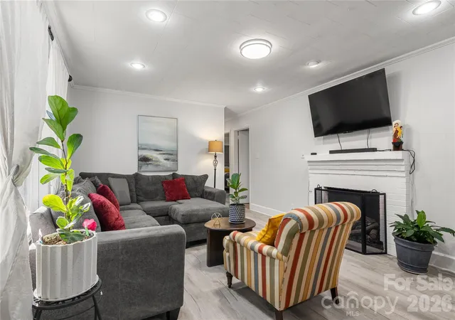 Photo 3 of Single family home for sale at 314 Laurel Hl Rd, Fort Mill, SC 29707 | MLS# 4410458 | Listing updated on 2026-08-31
