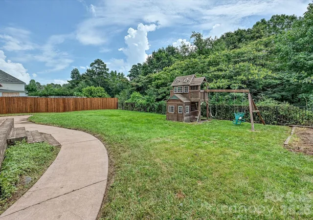 Photo 1 of Single family home for sale at 7648 Natalie Cmns Dr, Denver, NC 28037 | MLS# 4410464 | Listing updated on 2026-09-18
