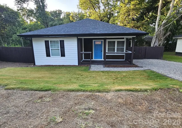 Photo 1 of Single family home for sale at 232 W 2nd Street, Kershaw, SC 29067 | MLS# 4410476 | Listing updated on 2026-09-01