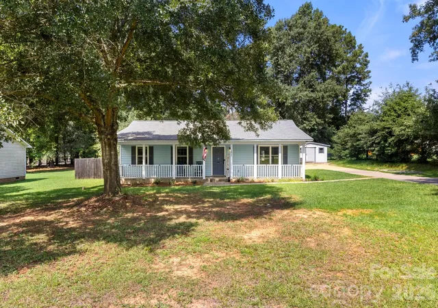 2nd image of 1820 Bridgewood Dr, Lancaster, SC 29720 | MLS# 4410487