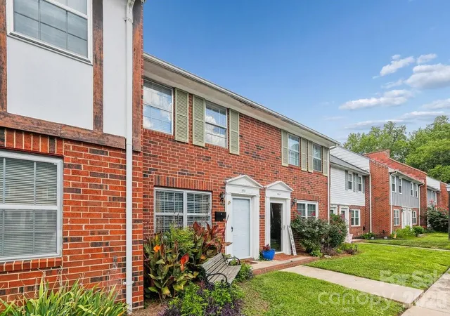13th image of 1300 Larchmont Pl #303, Salisbury, NC 28144 | MLS# 4410490