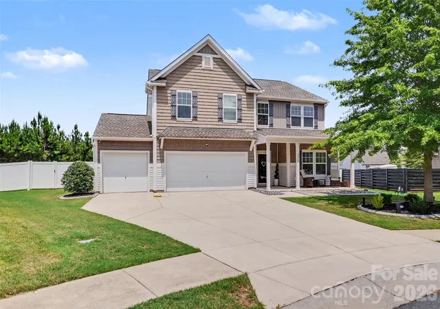 Photo 3 of Single family home for sale at 2834 Kinloch Ct, Clover, SC 29710 | MLS# 4410504 | Listing updated on 2026-08-09