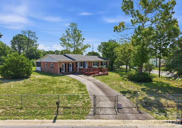 Photo 3 of Single family home for sale at 3261 Vardaman Ave, Hope Mills, NC 28348 | MLS# 4410540 | Listing updated on 2026-08-04