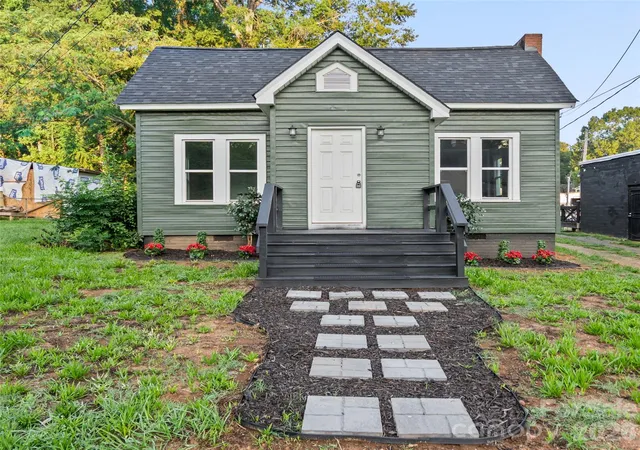 Photo 1 of Single family home for sale at 633 Austin St, Albemarle, NC 28001 | MLS# 4410546 | Listing updated on 2026-09-12