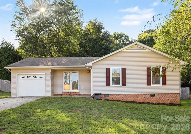 Photo 2 of Single family home for sale at 2519 Winterfield Dr, Gastonia, NC 28056 | MLS# 4410551 | Listing updated on 2026-10-01
