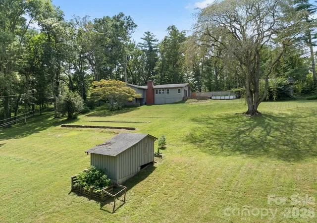 Photo 4 of Single family home for sale at 242 N Hills Dr, Hendersonville, NC 28791 | MLS# 4410562 | Listing updated on 2026-10-16