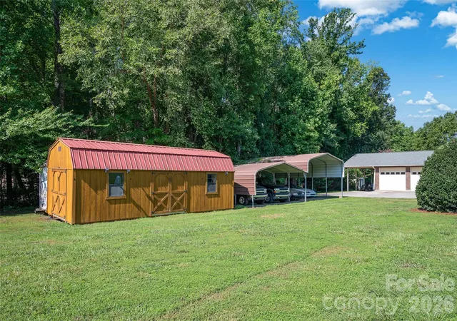 5th image of 3959 Holly Springs Dr, Newton, NC 28658 | MLS# 4410579
