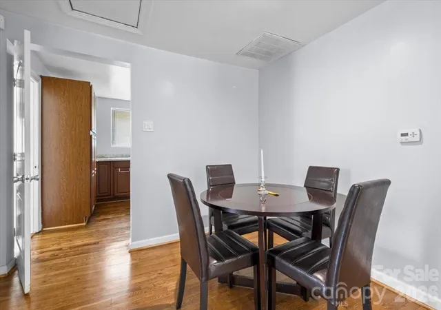 Photo 4 of Single family home for sale at 409 Toddville Rd, Charlotte, NC 28214 | MLS# 4410582 | Listing updated on 2026-09-06
