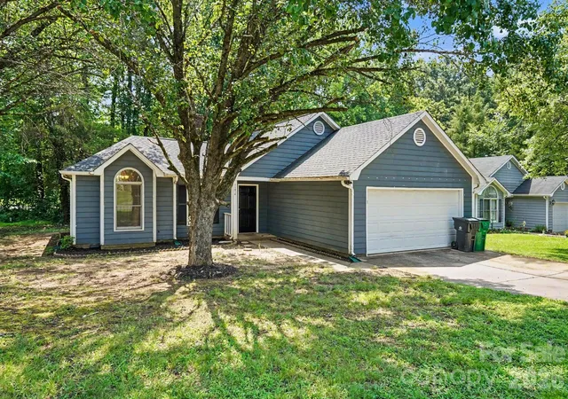 2nd image of 11616 Bowsby Ct, Charlotte, NC 28215 | MLS# 4410583