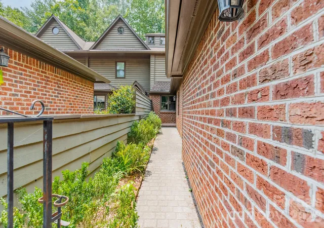 Photo 4 of Townhouse for sale at 7426 Newmans Ln, Charlotte, NC 28270 | MLS# 4410591 | Listing updated on 2026-10-24