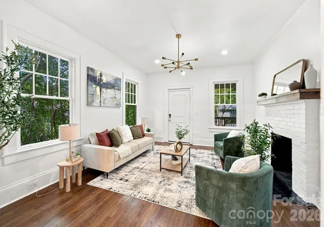 Photo 4 of Single family home for sale at 1534 Jennings St, Charlotte, NC 28216 | MLS# 4410599 | Listing updated on 2026-09-23