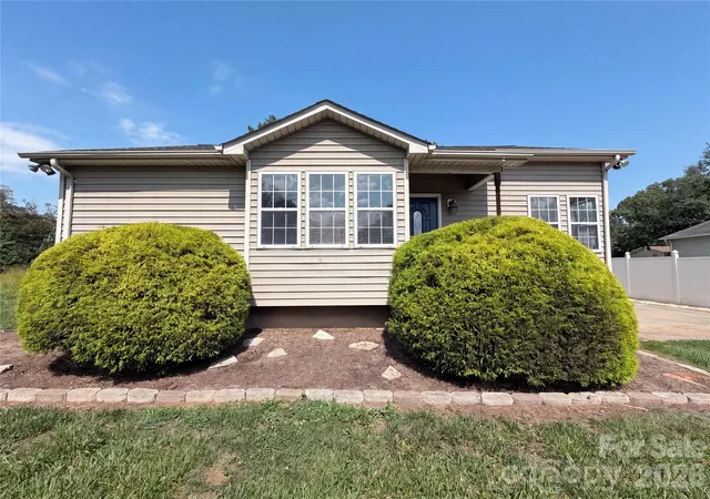 1st image of 121 Driftwood Dr, Mooresville, NC 28117 | MLS# 4410615