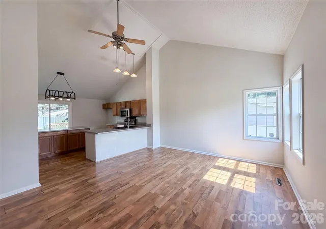 2nd image of 121 Driftwood Dr, Mooresville, NC 28117 | MLS# 4410615