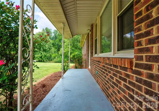 Photo 4 of Single family home for sale at 100 Sherwood Dr, Shelby, NC 28150 | MLS# 4410619 | Listing updated on 2026-08-18