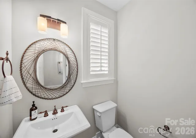Photo 4 of Single family home for sale at 8624 Robbins Crescent Dr, Cornelius, NC 28031 | MLS# 4410622 | Listing updated on 2026-09-02