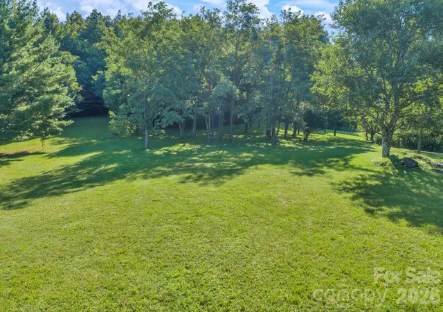 Photo 3 of Single family home for sale at 525 Schoolhouse Ridge, Boone, NC 28607 | MLS# 4410636 | Listing updated on 2026-08-12