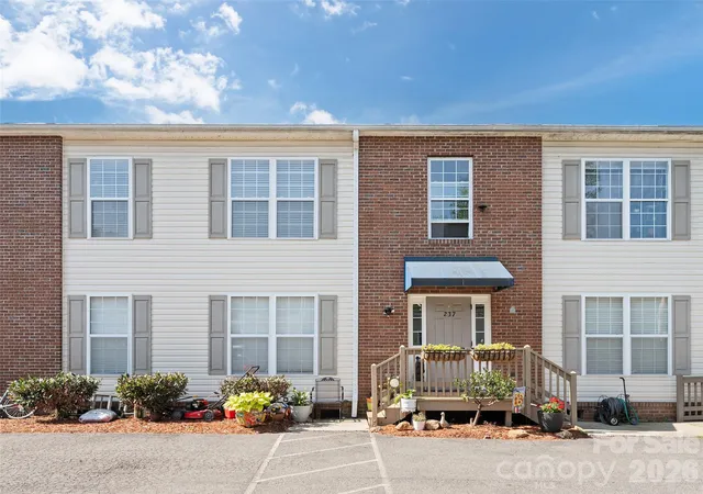 2nd image of 237 Camelot Dr #B, Waynesville, NC 28786 | MLS# 4410638